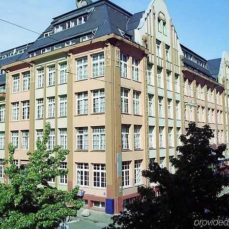 Art Fabrik فندق وبرتال