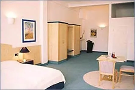 Art Fabrik 酒店 4*